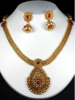 Exclusive Polki Set